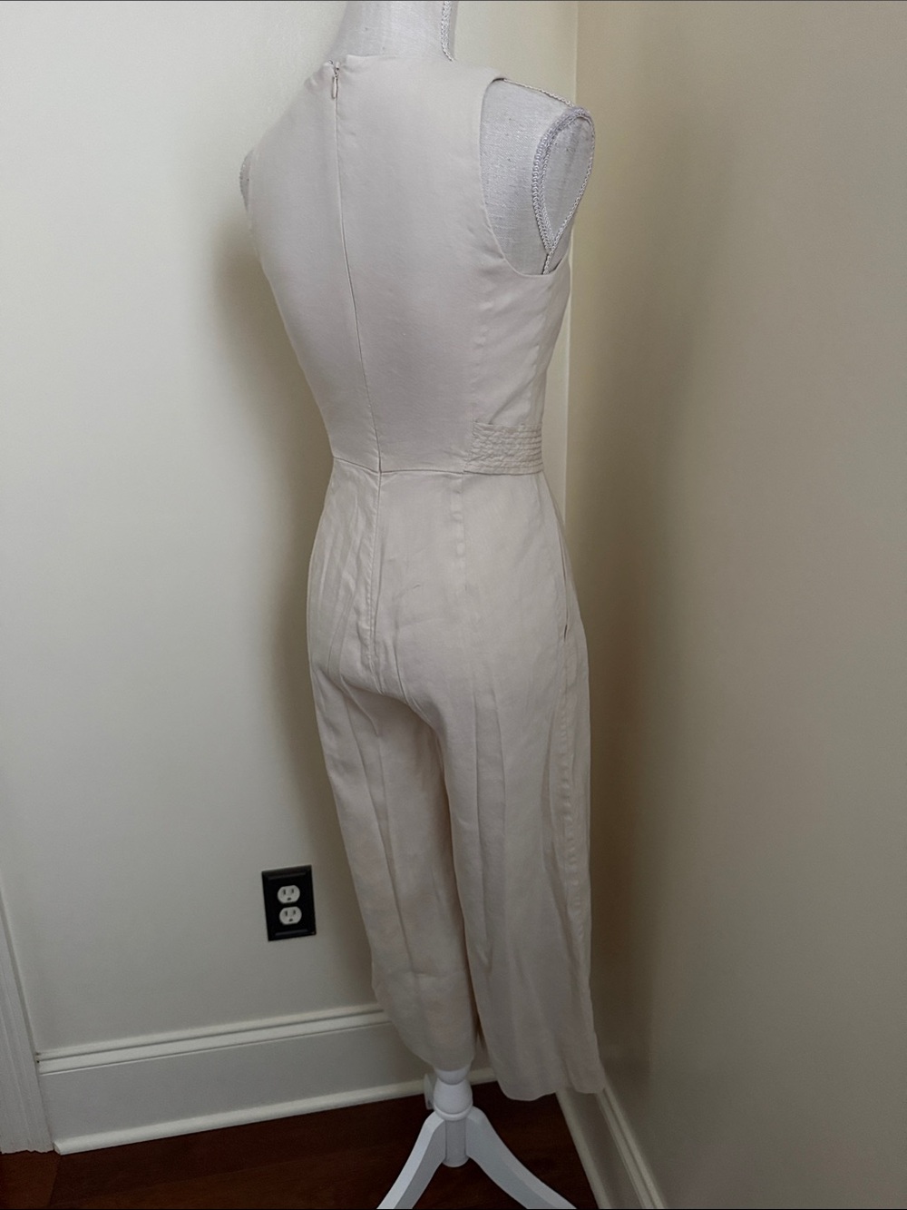 ANTONIO MELANI Sleeveless Cream Tie-Waist Linen Jumpsuit - Picture 11 of 12